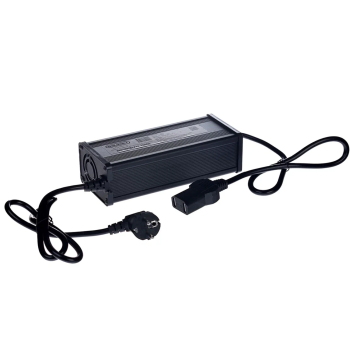 Зарядное устройство Rutrike Gelbert для свинцовых аккумуляторов 60V80A/Н (12A)